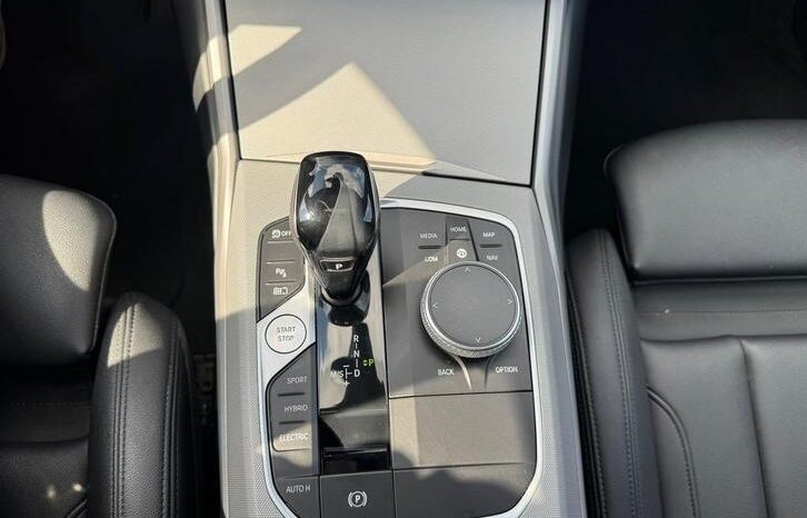 
								BMW 3-serie Touring 330e 292PK Sportline Pano Leer Led full									