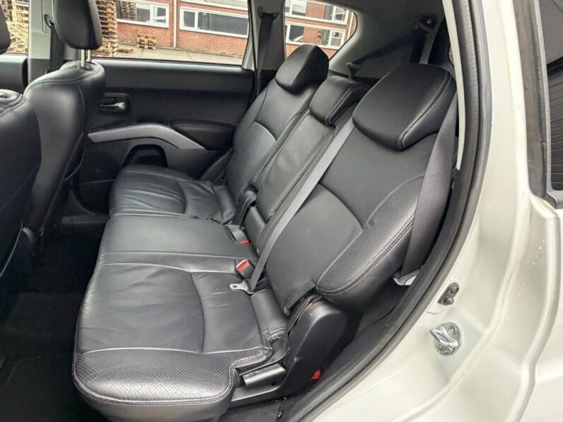 
								Mitsubishi Outlander 2.2 DI-D Instyle Navi Pano 4wd Leer full									