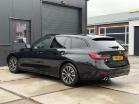 BMW 3-serie Touring 330e 292PK Sportline Pano Leer Led